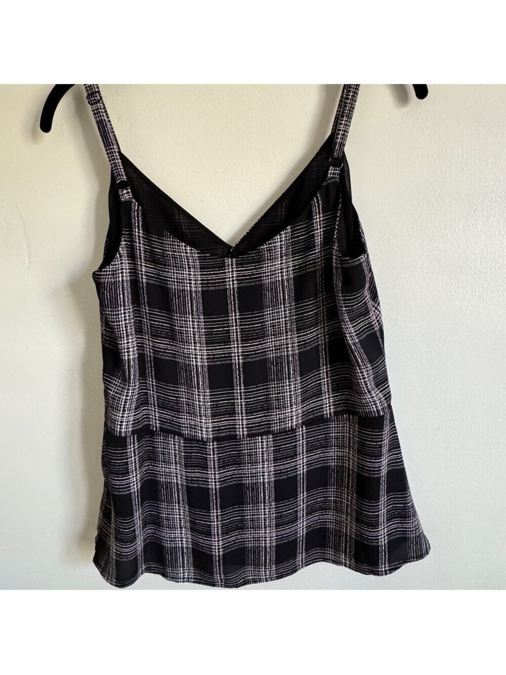 White House Black Market V-Neck Camisole Blouse, Black Plaid, Size 6 - Picture 2 of 11